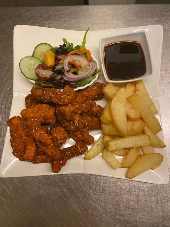 The Albert Inn 네언 외부 사진